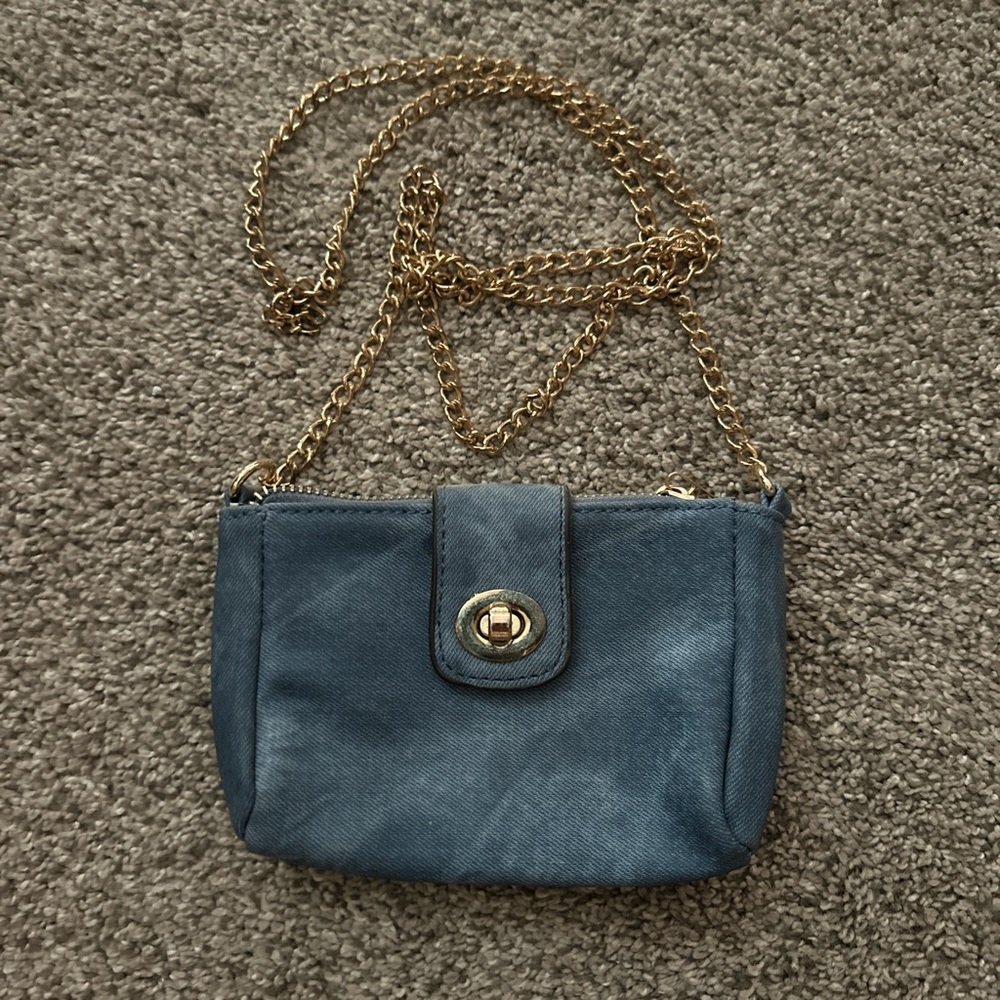 Elegant Blue Chain Strap Bag